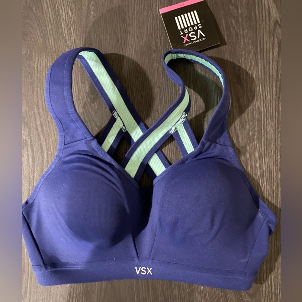 NWT - Incredible by Victoria's Secret Strappy-back Sport Bra 32 A